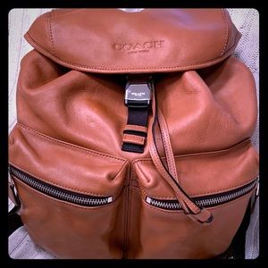 Coach Cognac Brown Leather-3 zippered pockets 9/10